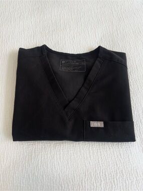 FIGS Catarina One Pocket Scrub Top Black XS